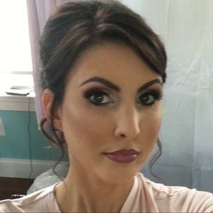 Meet your Posher, Dara